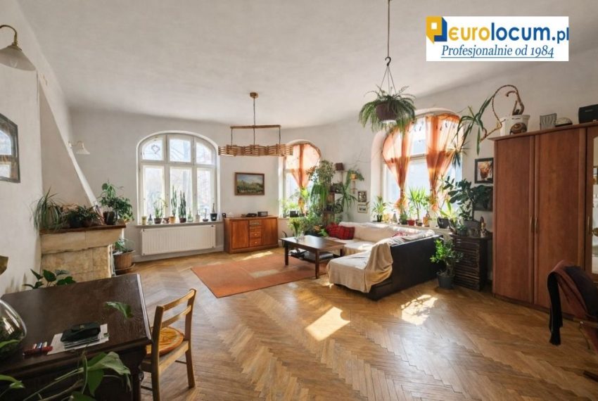 7748 1l 850x570 - Apartament w przedwojennej kamienicy